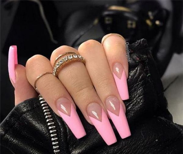 Розовый маникюр на длинные ногти