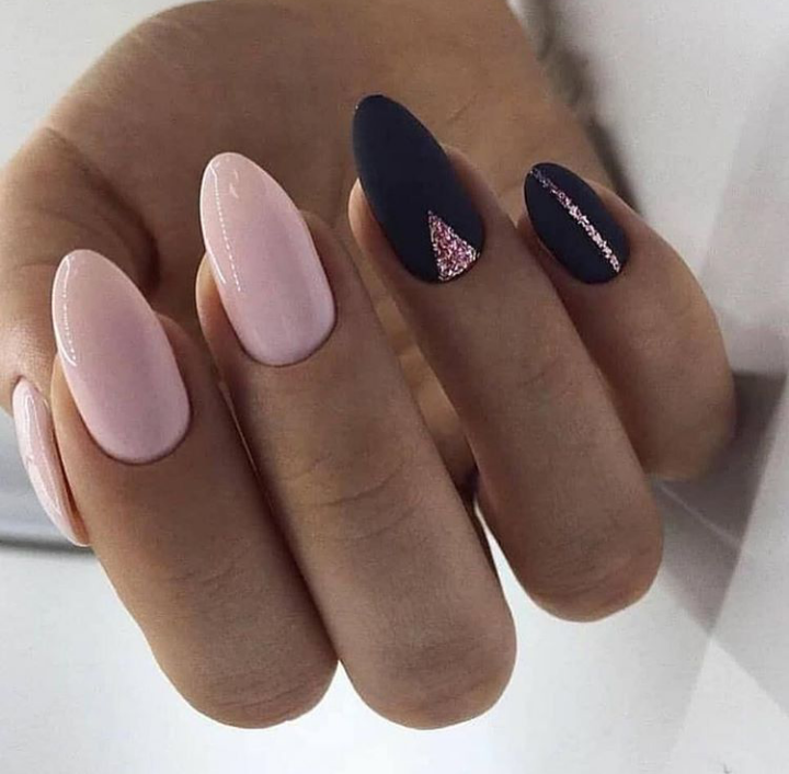 Дизайн ногтей черный с розовым