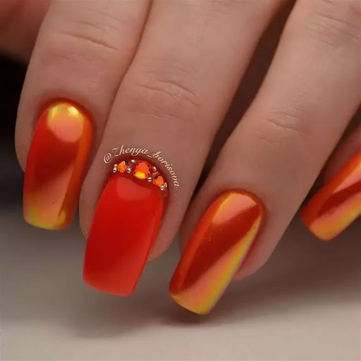 оранжевый маникюр на квадратные ногти