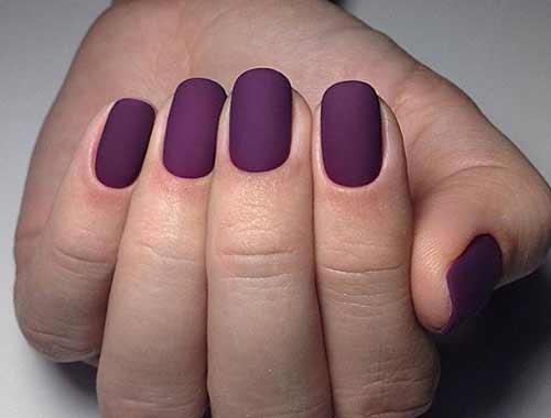 Темно-фиолетовый маникюр на короткие ногти
