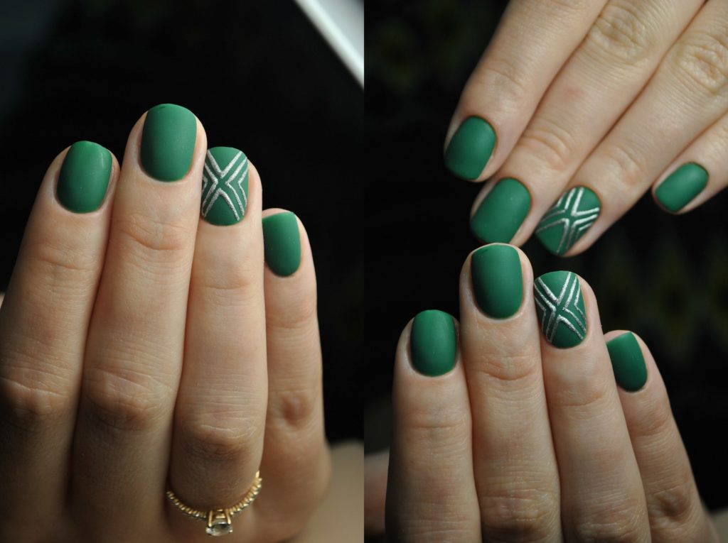 Темно-зеленый маникюр на короткие ногти