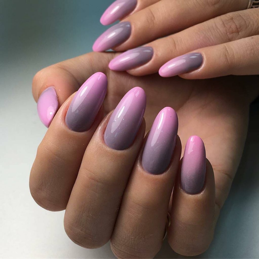Маникюр розово-серый на миндальные ногти