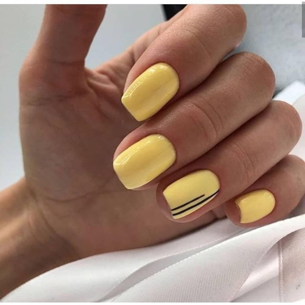 Желтый маникюр на короткие ногти