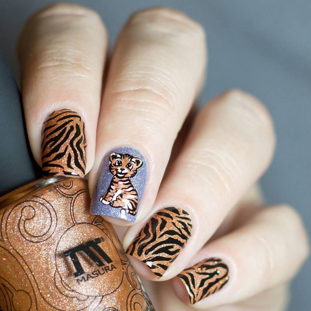 Тигровый маникюр на разную форму и длину ногтей