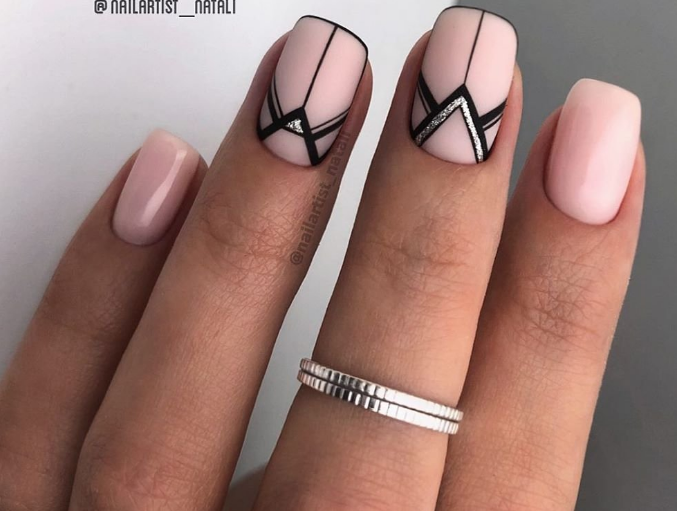 Стильный дизайн ногтей геометрия 2022-2023