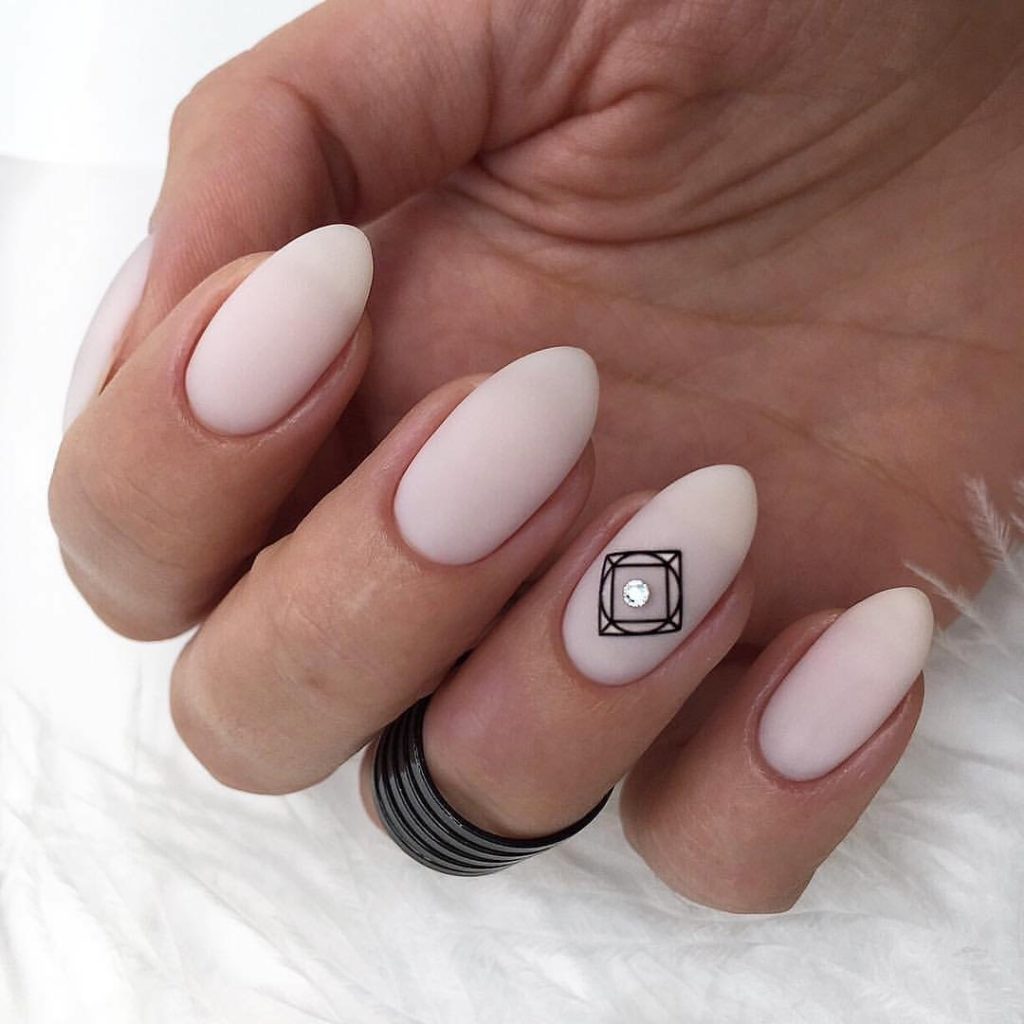 Стильный дизайн ногтей минимализм 2022-2023