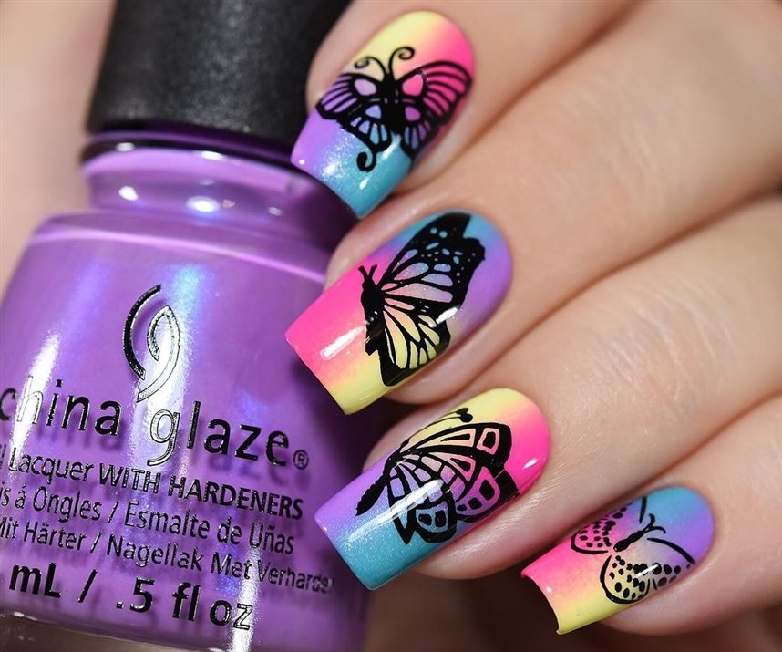 Маникюр с бабочками на квадратные ногти