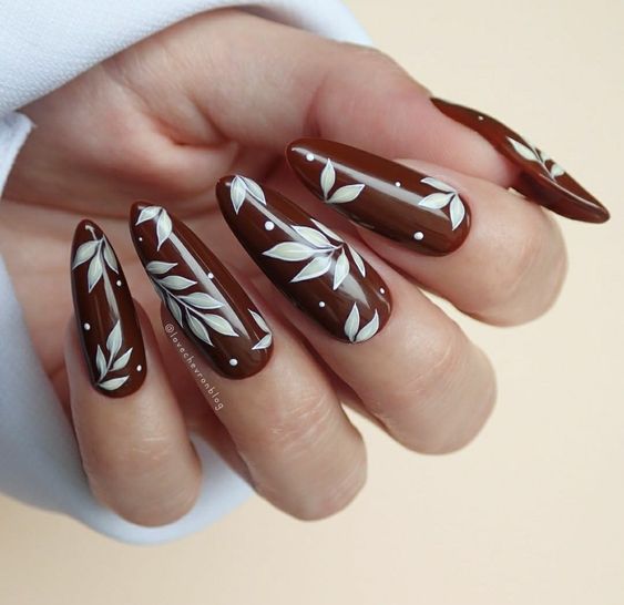 Шоколадный маникюр на длинные ногти