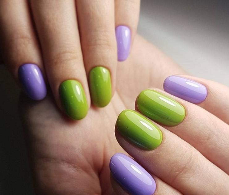 Фиолетово-зеленый маникюр