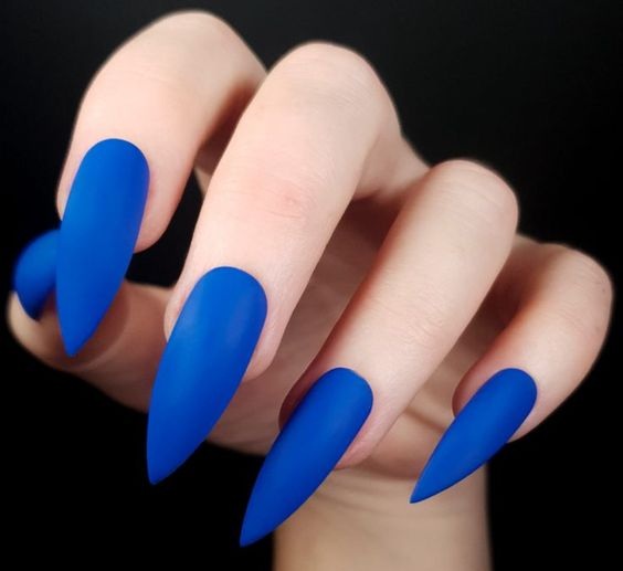 Синий маникюр на длинные ногти