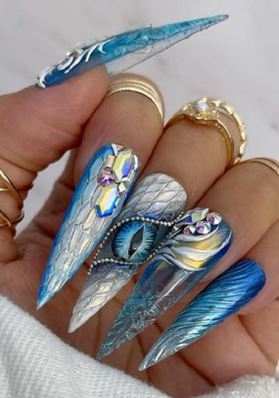 Дизайн ногтей с драконом