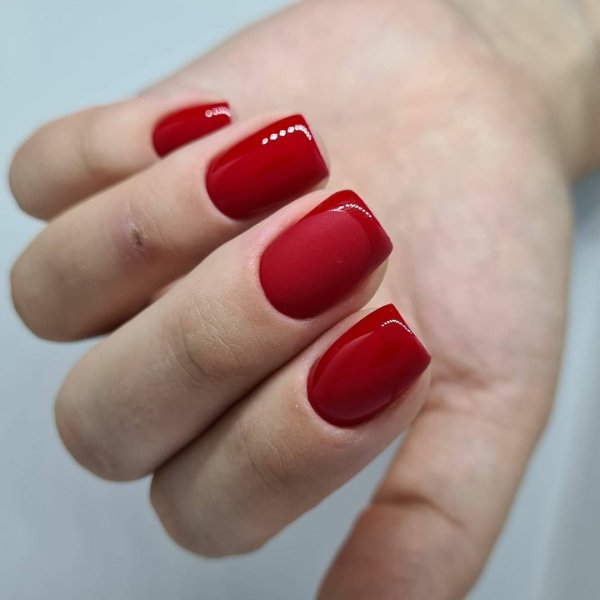 Красный френч на квадратные ногти
