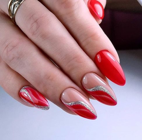 Красный френч на овальные ногти